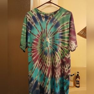 Kirkland Signature Blue and Green Tiedyed Short Sleeve‎ Tees.  Men's Sz.Large.